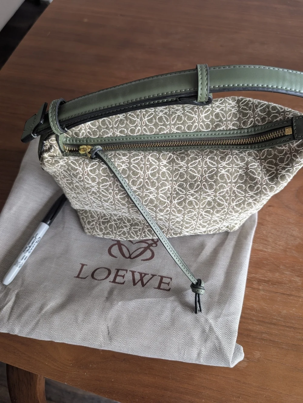 Handbag - Picture 2 of 5